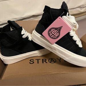 STRAYE Black and White High-Top Sneakers